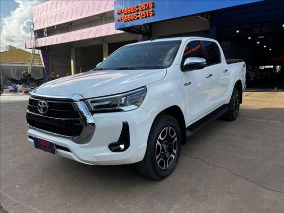 TOYOTA HILUX 2.8 D-4D TURBO DIESEL CD SRV 4X4 AUTOMÁTICO